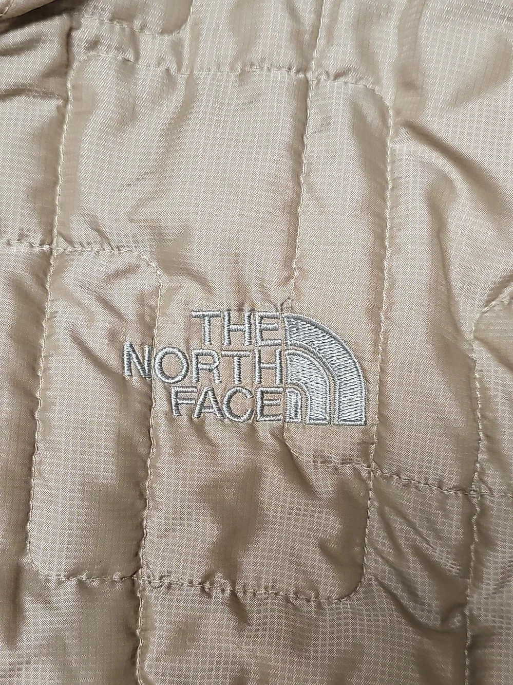 The North Face Men's Quilted Puffer Jacket in Beige Large